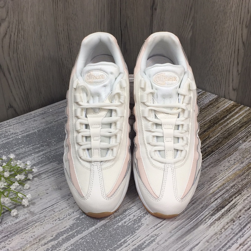Nike WMNS Air Max 95 - Picture 4 of 8